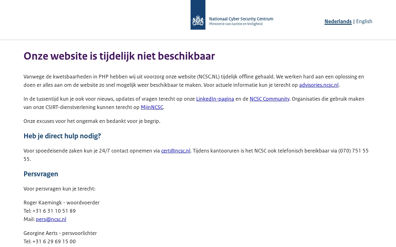 NCSC.nl à 8 h 50 (heure de l'Est des États-Unis) le 21 octobre 2026 : une page simple du Centre national de cybersécurité des Pays-Bas intitulée Onze website is tijdelijk niet beschikbaar (notre site est temporairement indisponible). Elle indique que le site a été mis hors ligne par précaution à cause des vulnérabilités PHP, renvoie vers advisories.ncsc.nl, LinkedIn et la NCSC Community pour les nouvelles, et donne une adresse e-mail joignable 24 h sur 24 et un numéro de téléphone aux heures de bureau pour l'aide urgente.
