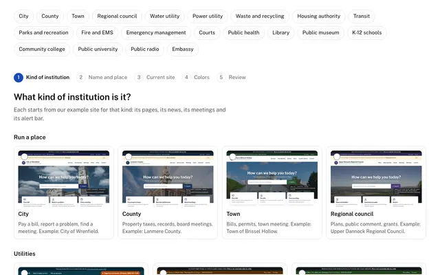 Etapa 1 do criador de sites da LFW: uma fileira de tipos de instituição para escolher, como município, condado, serviço de água, bombeiros e emergência, tribunais, biblioteca e museu público, seguida de cartões com a página inicial do site de exemplo fictício de cada tipo.