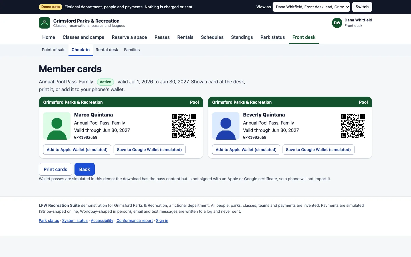Two member cards for a family annual pool pass, each with a placeholder photo, the member's name, the pass, its end date, a member number and a QR code, with buttons to add the card to Apple Wallet or Google Wallet, marked simulated.